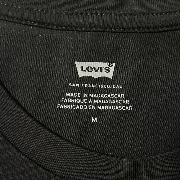 Levi’s Pride Tee - Picture 4 of 4